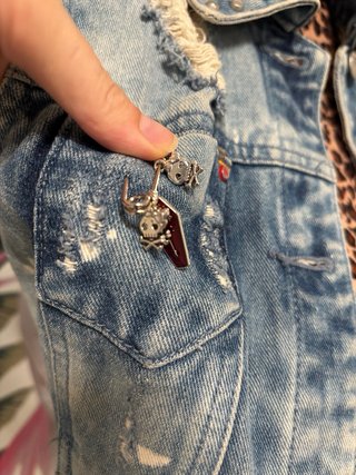 Chaleco vaquero punk desgastado