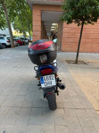 Suzuki GS 500 F Azul y Blanca