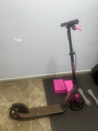 Patinete rosa y negro