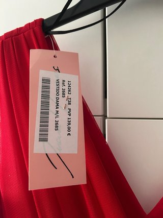 Vestido de ceremonia rojo y dorado