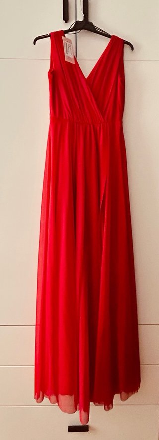 Vestido de ceremonia rojo y dorado
