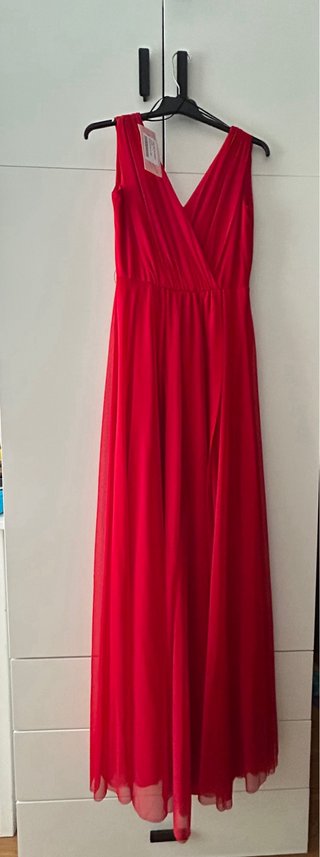 Vestido de ceremonia rojo y dorado