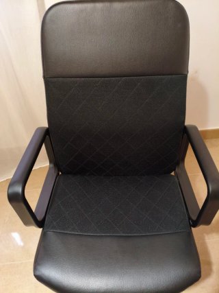 Silla de escritorio giratoria negra