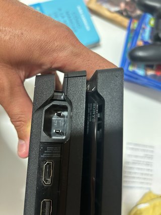 Consola PS4 1TB + 2 Mandos + 5 Juegos