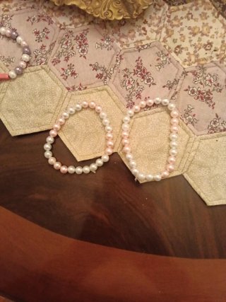 Pulseras hechas a mano perlas rosa y blanco