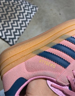 Adidas Gazelle rosas y azules