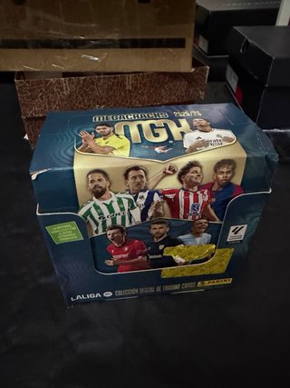 Caja +300 Cromos Megacracks 2025-26 nuevos