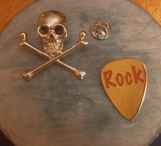 Pack 2 Pines Rock: Calavera y Púa