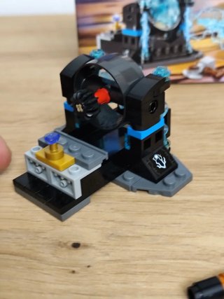 LEGO Marvel 76102 - Búsqueda del Arma de Thor