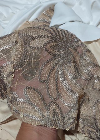 Vestido de fiesta blanco y dorado
