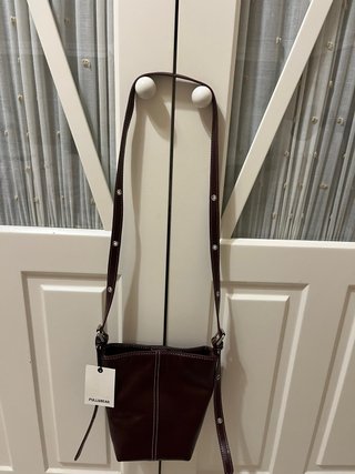 Bolso Pull&Bear burdeo
