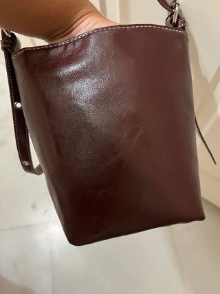 Bolso Pull&Bear burdeo