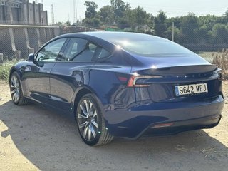 Tesla Model 3 2024
