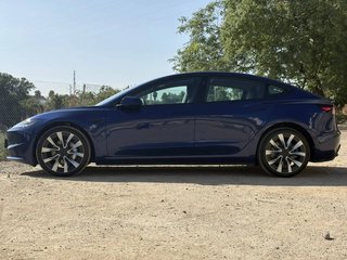 Tesla Model 3 2024