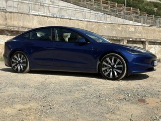 Tesla Model 3 2024
