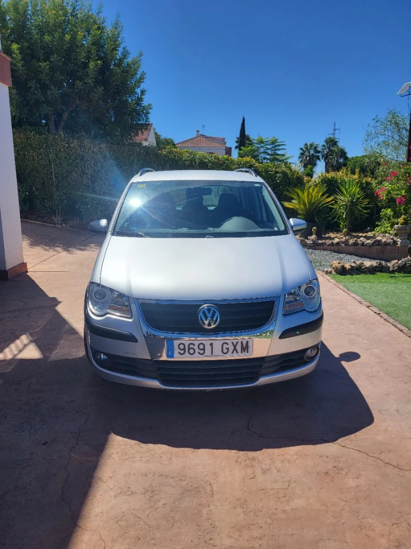 Volkswagen Touran 1.9 TDI Edition Bluemotion 2010, foto 2