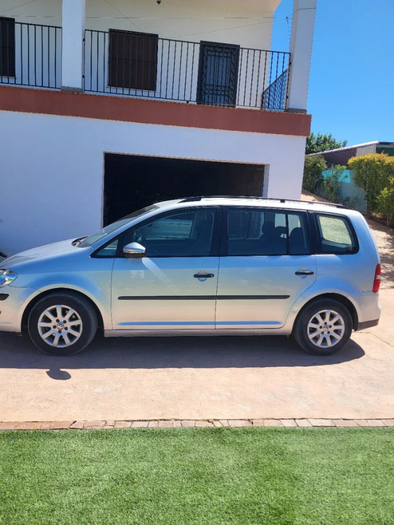 Volkswagen Touran 1.9 TDI Edition Bluemotion 2010, foto 3