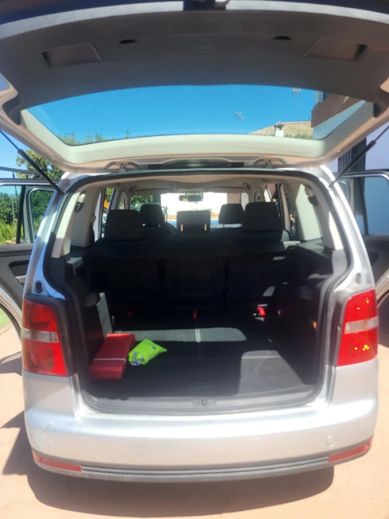 Volkswagen Touran 1.9 TDI Edition Bluemotion 2010, foto 9