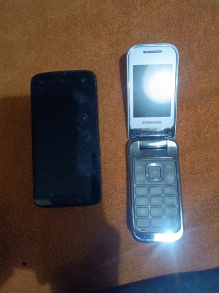 Lote di telefoni: Nokia, Siemens, Sony, Samsung