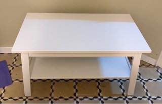 Mesa de centro blanca de madera