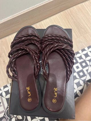 Sandalias burdeos trenzadas talla 40