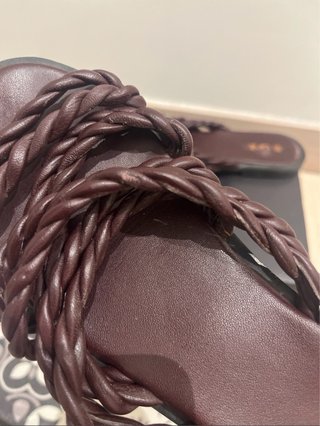 Sandalias burdeos trenzadas talla 40