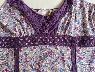 Blusa tirantes floral morada talla L
