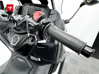 YAMAHA T-MAX TECH MAX 2024 26585 kms.