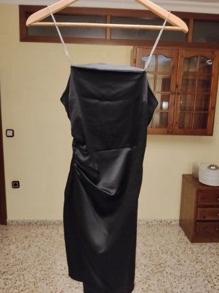 Vestido corto negro Zara