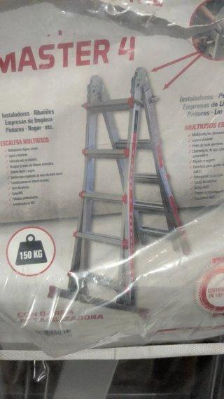 Escalera extensible 4 peldaños Master