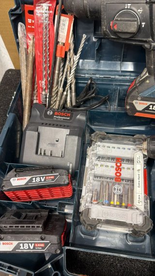 Taladro percutor y atornillador Bosch 18V