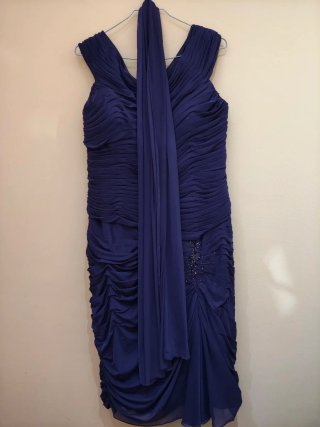 Vestido azul elegante fruncido