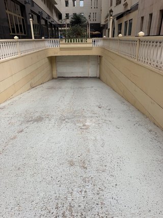 Plaza de garaje para moto grande o dos motos