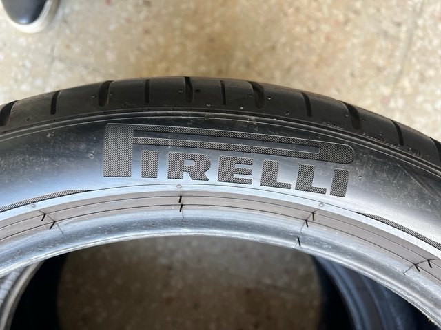 245/40/19 Pirelli Pzero PZ4 MO