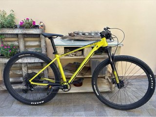 Bicicleta Scott Scale 970 2022
