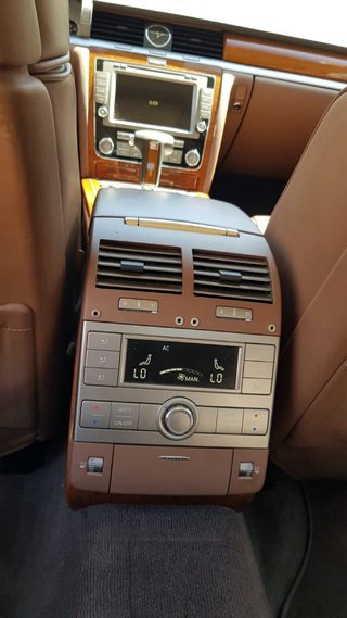 Volkswagen Phaeton 2012