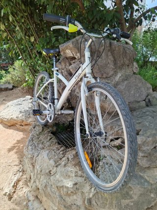 Bicicleta Btwin blanca