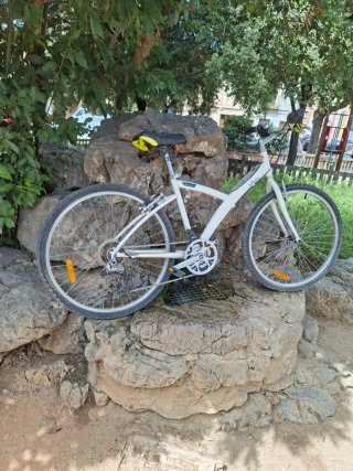Bicicleta Btwin blanca