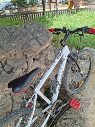 Bicicleta BTWIN blanca
