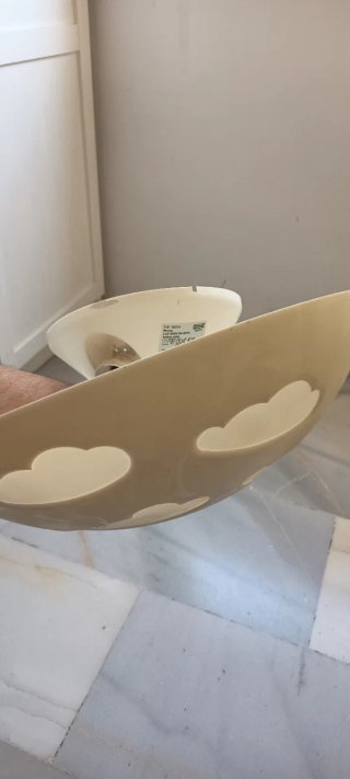 Lámpara infantil siluetas de nubes, blanca.