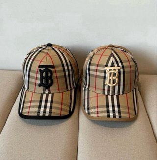 Gorras Fendi, Burberry, Louis Vuitton y Gucci