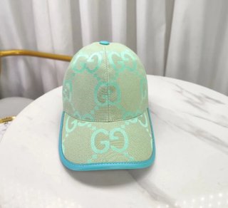 Gorras Fendi, Burberry, Louis Vuitton y Gucci