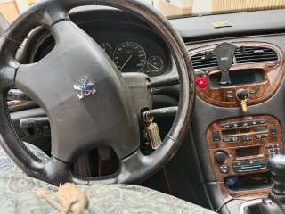 Peugeot 607 2002