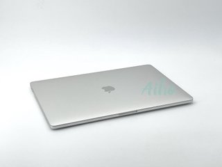 MacBook Pro 15" (2018) Intel Core i7 2.2GHz 6 núcleos - SSD 512GB - RAM 16GB - Plata