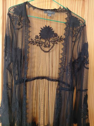 Kimono negro de encaje floral Primark