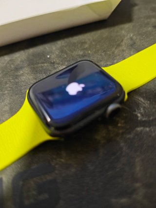 Apple Watch Series 6 40mm GPS Space Gray + CAJA