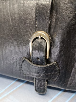 Bolso de mano, maletín, bolso de médico. Negro y metal dorado. Vintage.