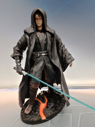 FIGURA STAR WARS anakin 2005 33 cm.