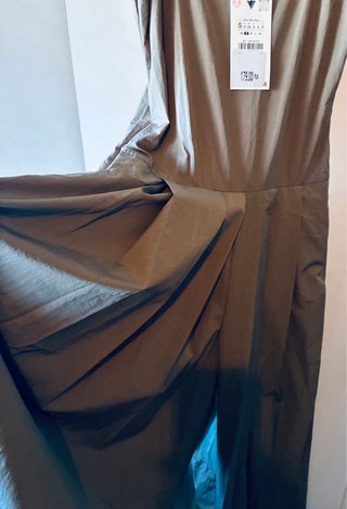 Mono Zara verde oliva talla S