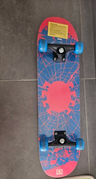 Monopatín Spiderman Mondo Toys